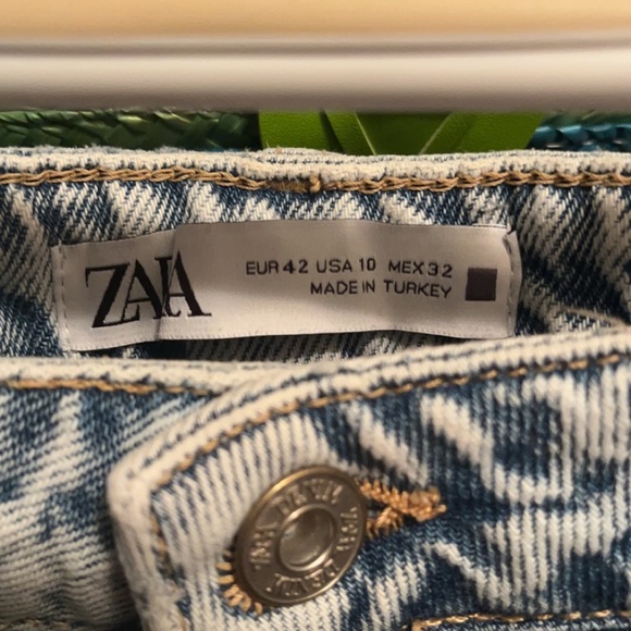 BNWOT Zara High Waist Wide Leg Jeans - Picture 4 of 5
